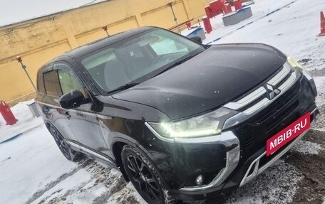 Mitsubishi Outlander III рестайлинг 3, 2017 год, 1 050 000 рублей, 7 фотография