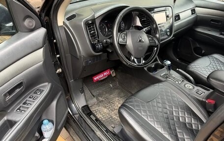 Mitsubishi Outlander III рестайлинг 3, 2015 год, 1 750 000 рублей, 4 фотография