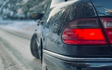 Mercedes-Benz E-Класс, 1998 год, 460 000 рублей, 3 фотография