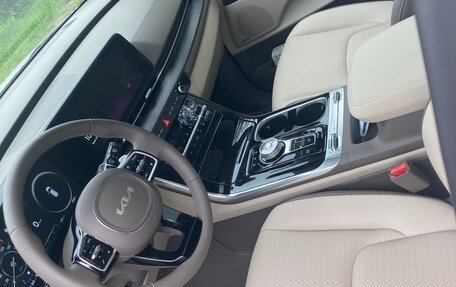 KIA Carnival, 2023 год, 5 600 000 рублей, 13 фотография