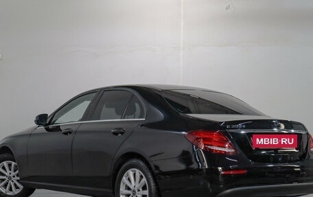 Mercedes-Benz E-Класс, 2019 год, 1 899 000 рублей, 6 фотография