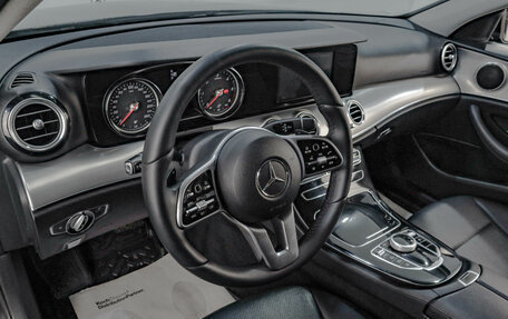 Mercedes-Benz E-Класс, 2019 год, 1 899 000 рублей, 8 фотография