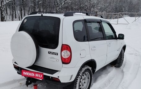 Chevrolet Niva I рестайлинг, 2018 год, 825 000 рублей, 3 фотография