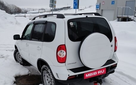 Chevrolet Niva I рестайлинг, 2018 год, 825 000 рублей, 4 фотография