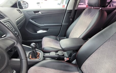 Volkswagen Jetta VI, 2013 год, 960 000 рублей, 17 фотография