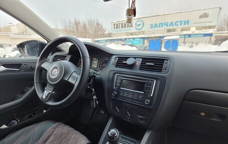 Volkswagen Jetta VI, 2013 год, 960 000 рублей, 15 фотография