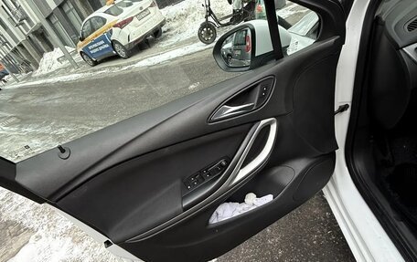 Opel Astra K, 2018 год, 1 300 000 рублей, 9 фотография