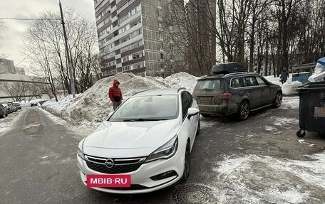 Opel Astra K, 2018 год, 1 300 000 рублей, 13 фотография