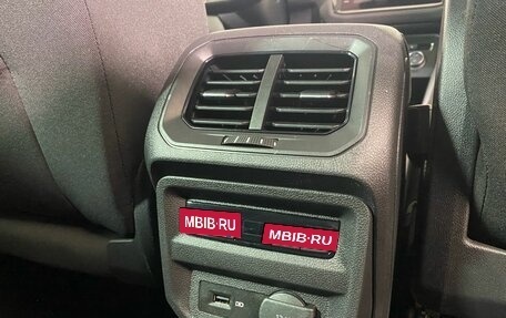 Volkswagen Tiguan II, 2019 год, 2 779 000 рублей, 15 фотография