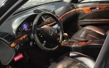 Mercedes-Benz E-Класс, 2002 год, 500 000 рублей, 1 фотография