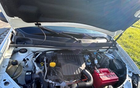 Renault Logan II, 2018 год, 680 000 рублей, 8 фотография