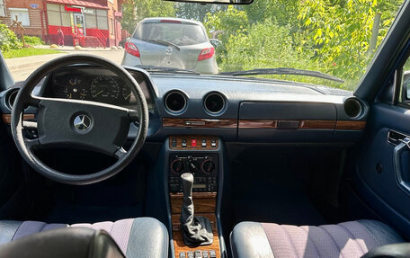 Mercedes-Benz W123, 1985 год, 1 700 000 рублей, 5 фотография