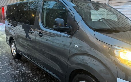 Peugeot Traveller I, 2018 год, 2 200 000 рублей, 2 фотография