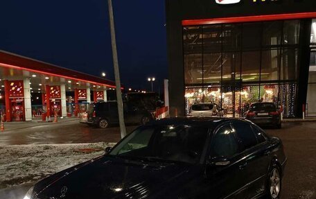 Mercedes-Benz E-Класс, 2002 год, 500 000 рублей, 3 фотография