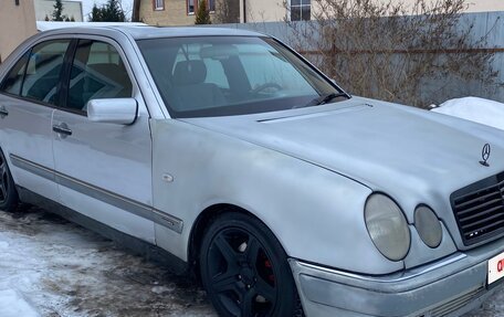 Mercedes-Benz E-Класс, 1995 год, 250 000 рублей, 5 фотография