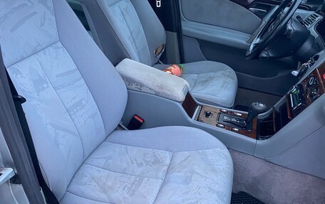 Mercedes-Benz E-Класс, 1995 год, 250 000 рублей, 22 фотография