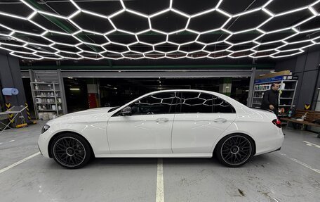 Mercedes-Benz E-Класс, 2020 год, 5 500 000 рублей, 4 фотография