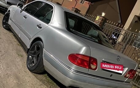 Mercedes-Benz E-Класс, 1995 год, 250 000 рублей, 34 фотография