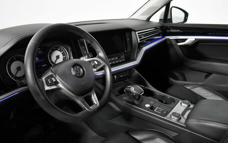 Volkswagen Touareg III, 2019 год, 4 450 000 рублей, 9 фотография