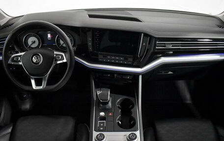 Volkswagen Touareg III, 2019 год, 4 450 000 рублей, 16 фотография