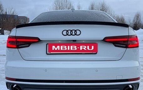 Audi A4, 2017 год, 2 800 000 рублей, 10 фотография
