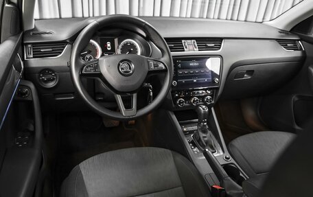 Skoda Octavia, 2017 год, 1 914 000 рублей, 6 фотография