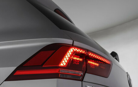 Volkswagen Tiguan II, 2017 год, 2 437 000 рублей, 21 фотография