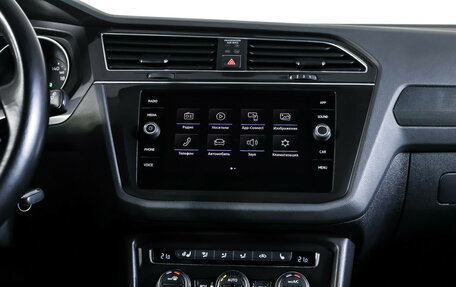 Volkswagen Tiguan II, 2017 год, 2 437 000 рублей, 13 фотография