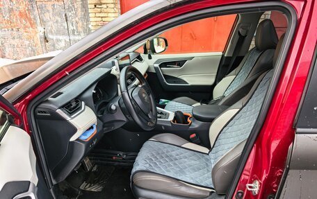 Toyota RAV4, 2022 год, 3 950 000 рублей, 9 фотография