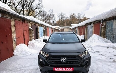 Toyota RAV4, 2022 год, 3 950 000 рублей, 2 фотография