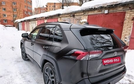 Toyota RAV4, 2022 год, 3 950 000 рублей, 6 фотография