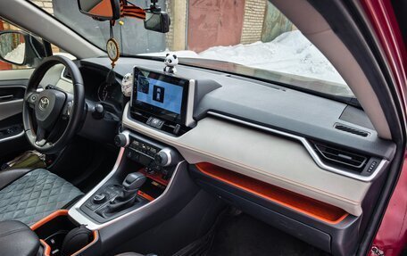 Toyota RAV4, 2022 год, 3 950 000 рублей, 14 фотография