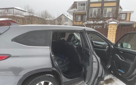 Toyota Highlander, 2021 год, 5 600 000 рублей, 4 фотография