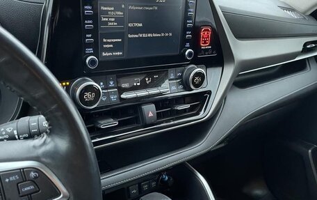 Toyota Highlander, 2021 год, 5 600 000 рублей, 6 фотография