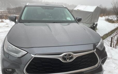 Toyota Highlander, 2021 год, 5 600 000 рублей, 3 фотография