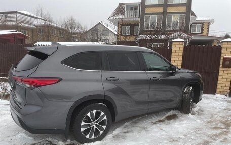 Toyota Highlander, 2021 год, 5 600 000 рублей, 13 фотография