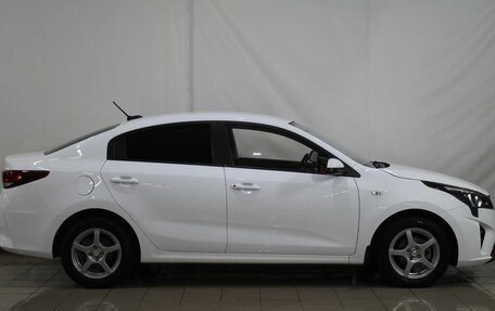 KIA Rio IV, 2021 год, 1 850 000 рублей, 6 фотография