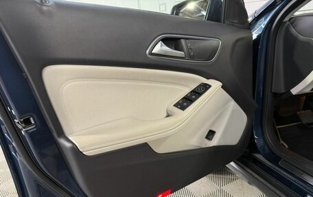 Mercedes-Benz GLA, 2019 год, 2 850 000 рублей, 14 фотография