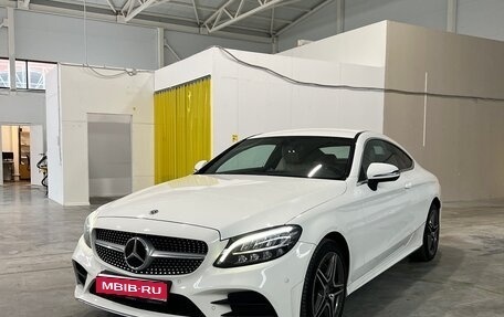 Mercedes-Benz C-Класс, 2019 год, 3 500 000 рублей, 1 фотография