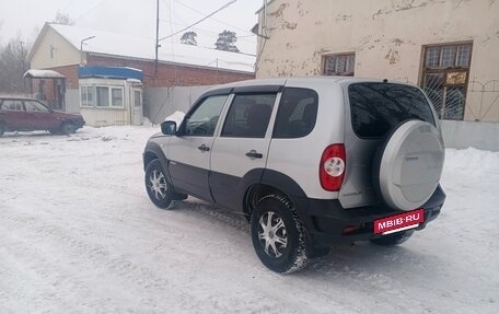 Chevrolet Niva I рестайлинг, 2017 год, 680 000 рублей, 6 фотография