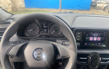 Skoda Rapid II, 2021 год, 999 999 рублей, 13 фотография