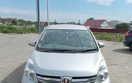 Toyota ISis I, 2013 год, 1 320 000 рублей, 1 фотография