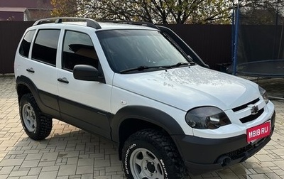 Chevrolet Niva I рестайлинг, 2018 год, 930 000 рублей, 1 фотография