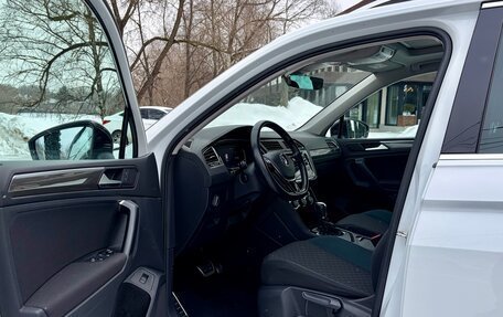 Volkswagen Tiguan II, 2019 год, 2 630 000 рублей, 13 фотография