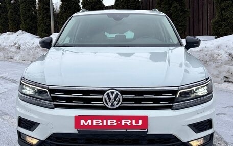 Volkswagen Tiguan II, 2019 год, 2 630 000 рублей, 2 фотография