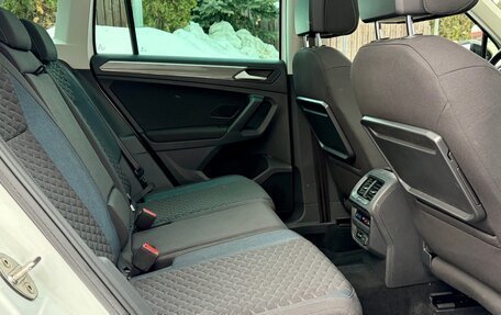 Volkswagen Tiguan II, 2019 год, 2 630 000 рублей, 25 фотография