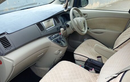 Toyota ISis I, 2013 год, 1 320 000 рублей, 4 фотография