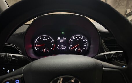 Hyundai Solaris II рестайлинг, 2021 год, 1 350 000 рублей, 5 фотография