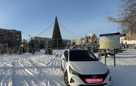 Hyundai Solaris II рестайлинг, 2021 год, 1 350 000 рублей, 2 фотография
