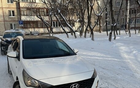 Hyundai Solaris II рестайлинг, 2021 год, 1 350 000 рублей, 15 фотография